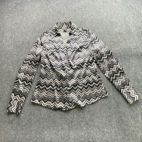 Ann Taylor Shirt Women's 10 Black White Zigzag Button-Down‎ Blouse Silky Office - Picture 1 of 11